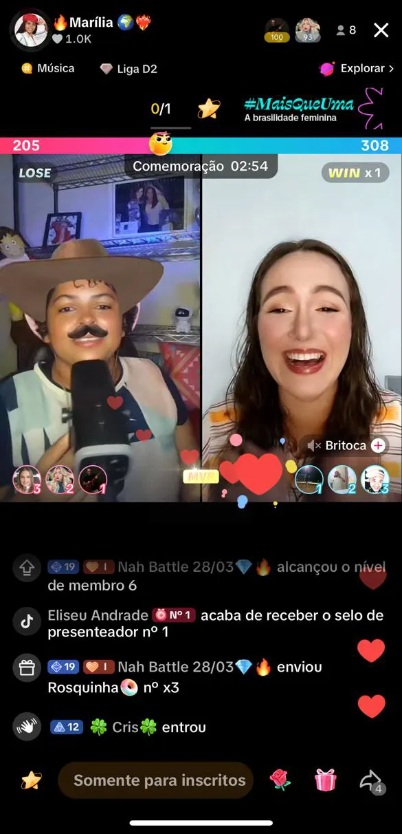 marilia batalha tiktok lives recebendo presente