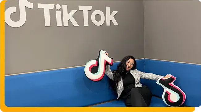 Fabiola Moura no escritório do TikTok